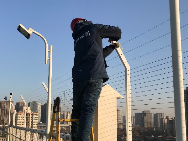 你知道怎么樣才能讓監(jiān)控壽命更長嗎？當(dāng)然是靠監(jiān)控系統(tǒng)維保了！